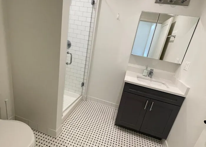 Guest house Modern Shared Near Downtown Chicago, Flexible Options And Shared Amenities *