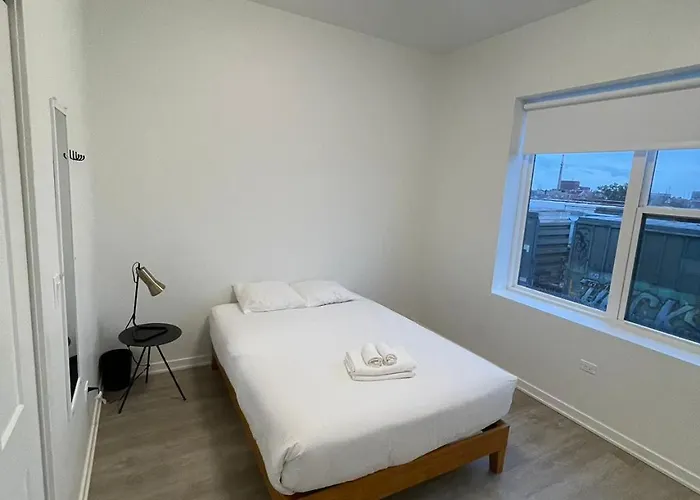 Modern Shared Near Downtown Chicago, Flexible Options And Shared Amenities Guest house Chicago